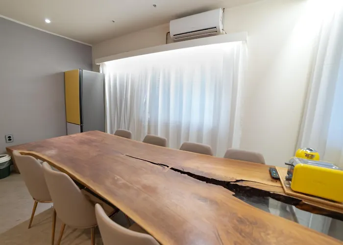 Bed & Breakfast Cloud Hongdae #arex 3min 4*