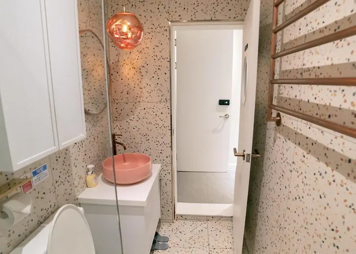 Cloud Hongdae #arex 3min Bed & Breakfast Seul