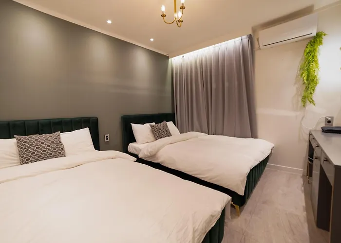 Cloud Hongdae #arex 3min Bed & Breakfast