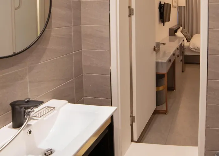 Cloud Hongdae #arex 3min Bed & Breakfast Seul