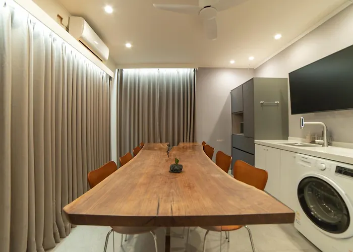 Cloud Hongdae #arex 3min Bed & Breakfast Seul