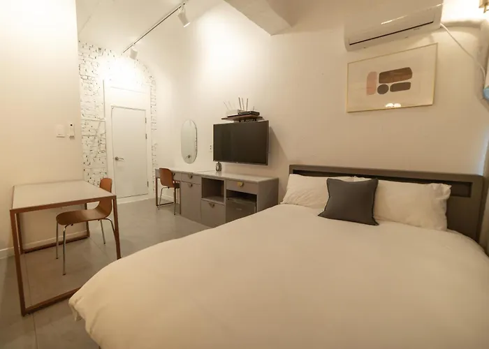 Cloud Hongdae #arex 3min Bed & Breakfast Seul