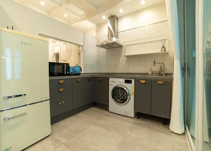 Cloud Hongdae #arex 3min Bed & Breakfast Seul