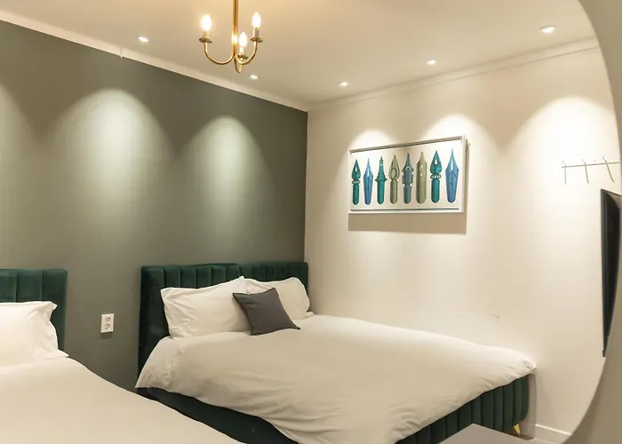 Cloud Hongdae #arex 3min Bed & Breakfast Seul
