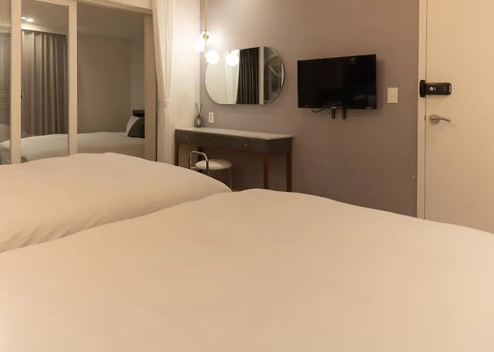 Cloud Hongdae #arex 3min Bed & Breakfast